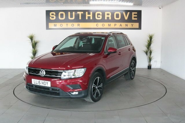 Volkswagen Tiguan 2.0 Tdi Se Navigation Suv Dsg 4Motion E VX67VCV Red #2