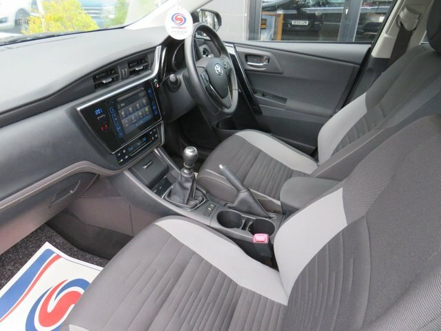Toyota Auris Excel Silver #21