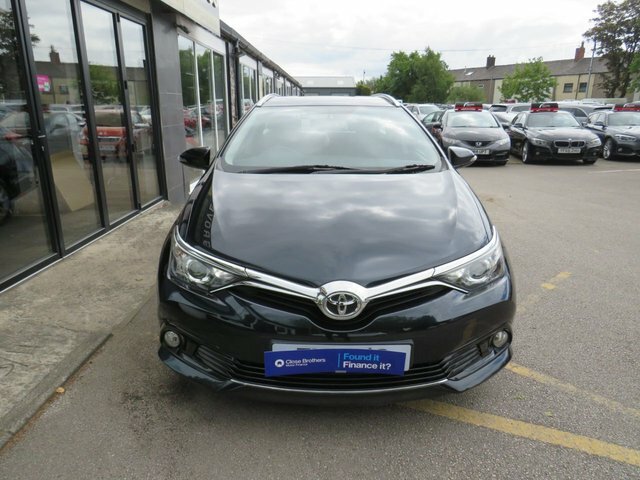 Toyota Auris Excel Silver #16