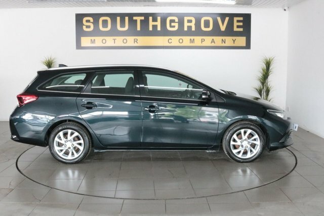 Toyota Auris Excel Silver #9