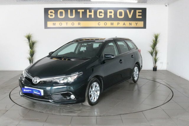 Toyota Auris 1.6 D-4d Business Edition Touring Sports Diese Grey #3