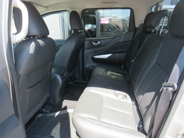 Nissan Navara 120D Se Step Dynamic Silver #25