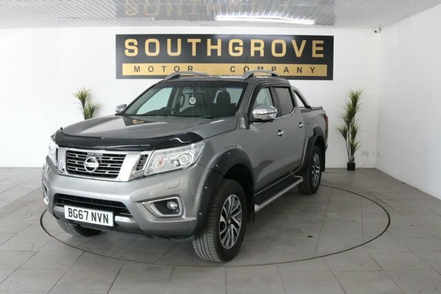 Nissan Navara 2.3 Dci Tekna Pickup Double Cab 4W Grey #3