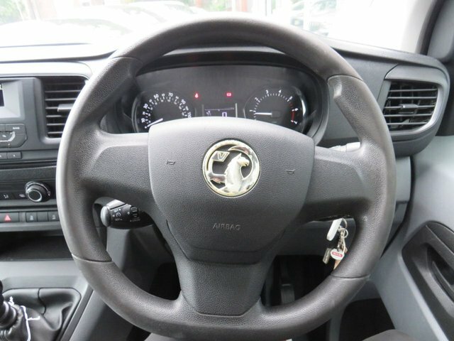 Vauxhall Vivaro 1.5 L1h1 2900 Dynamic Black #11