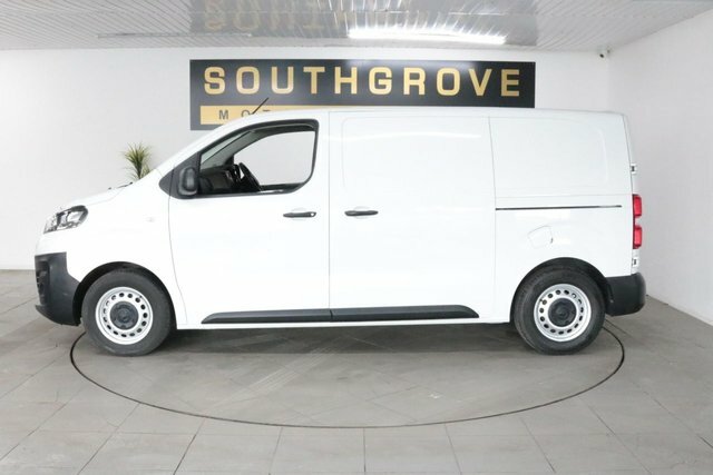 Vauxhall Vivaro 1.5 Turbo D 2700 Edition Panel Van Manu White #3