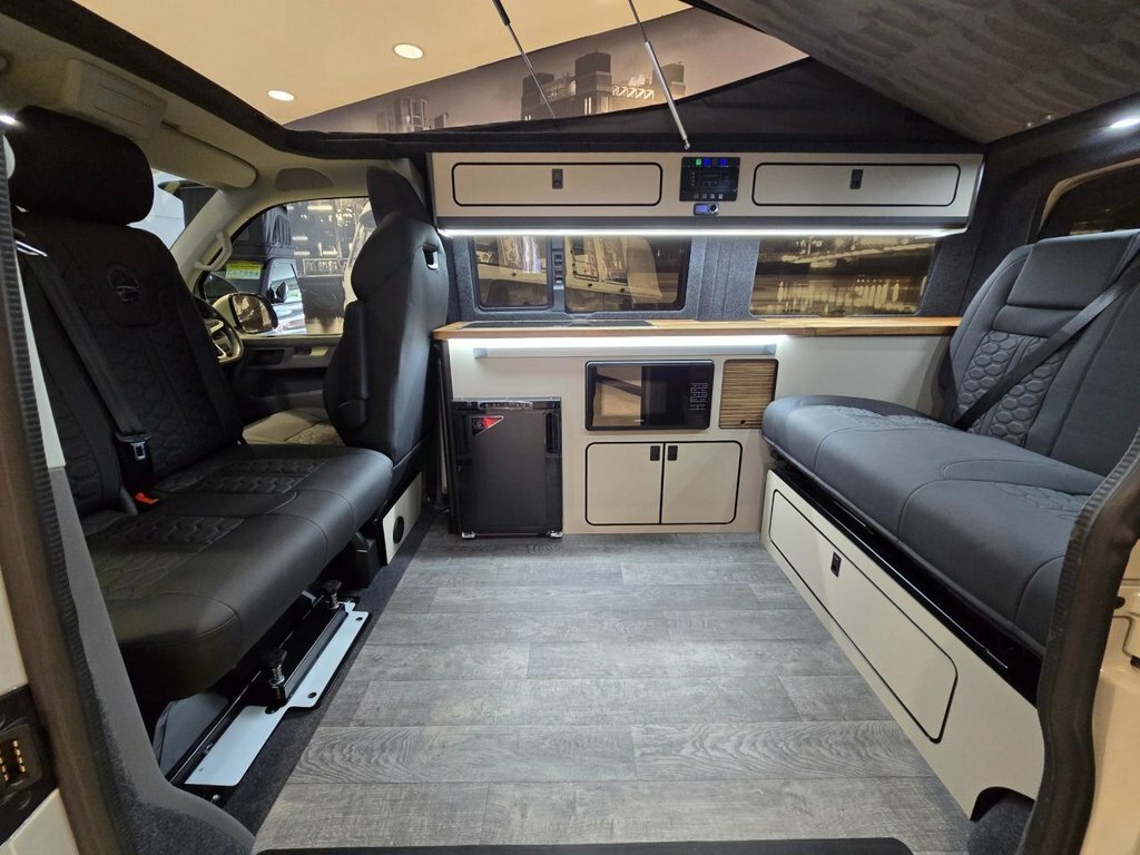 Volkswagen Campervan 2L Highline Grey #4