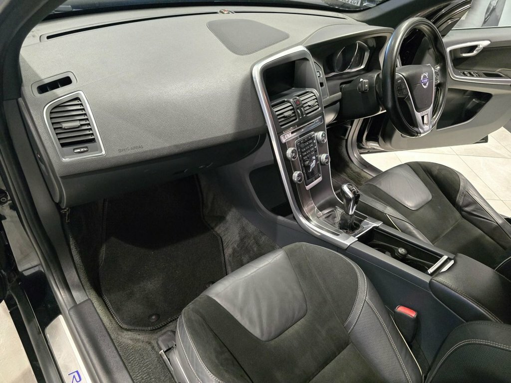 Volvo XC60 Suv Black #2