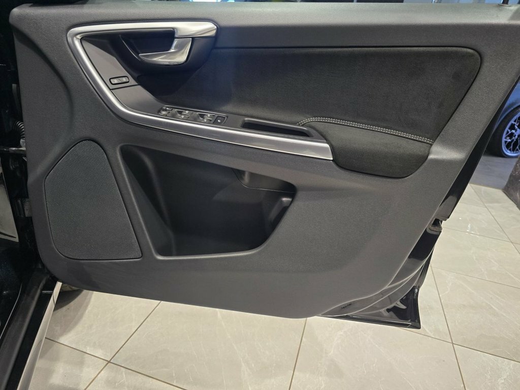 Volvo XC60 Silver #26