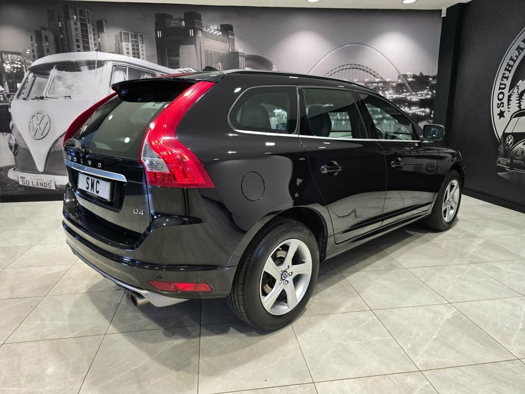 Volvo XC60 Suv Black #3