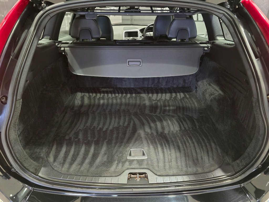 Volvo XC60 Silver #17