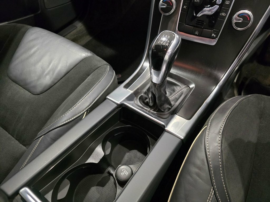 Volvo XC60 Silver #23