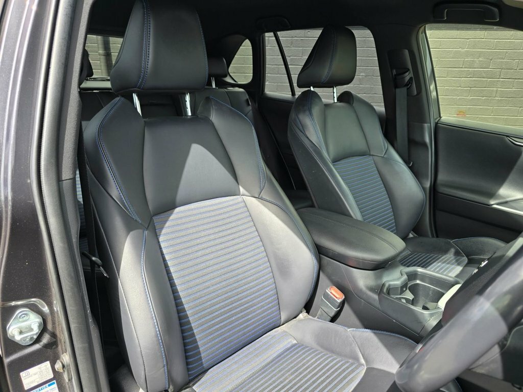 Toyota Rav 4 2.5L Dynamic Grey #2