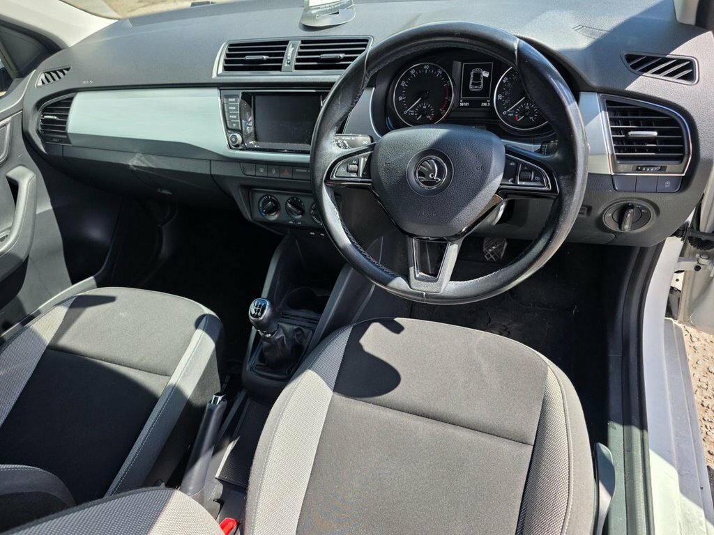 Skoda Fabia 1L Se White #3
