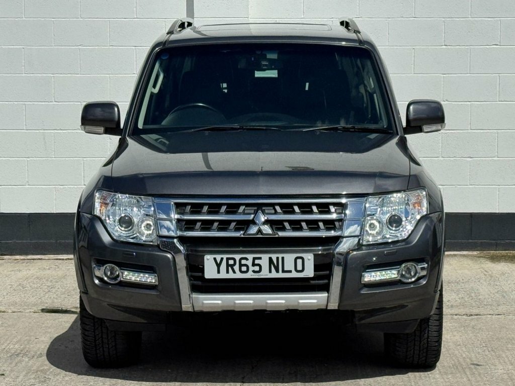 Mitsubishi Shogun Estate Green #24