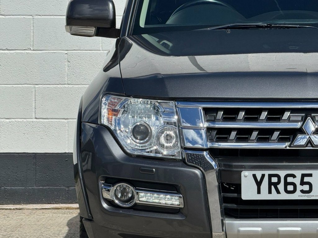 Mitsubishi Shogun Estate Green #13
