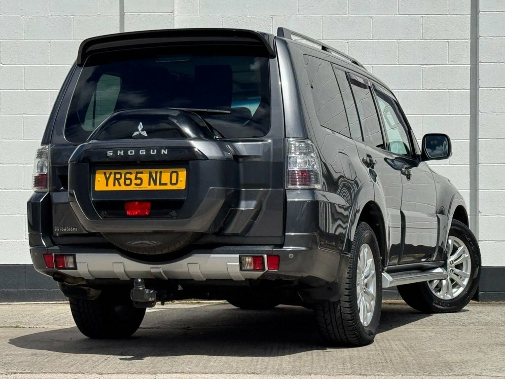 Mitsubishi Shogun Estate Green #26
