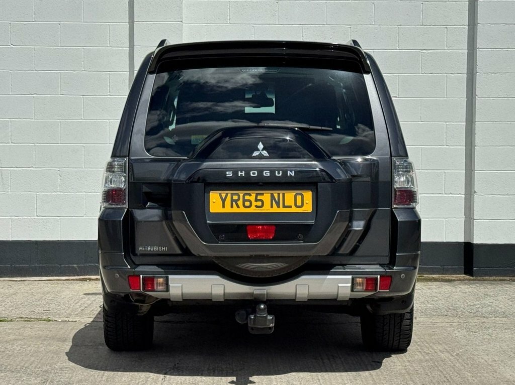 Mitsubishi Shogun Estate Green #14