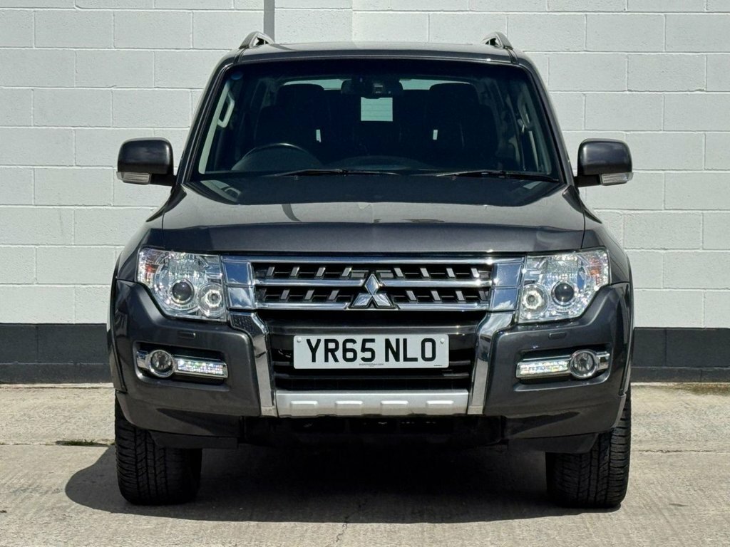 Mitsubishi Shogun Estate Green #10