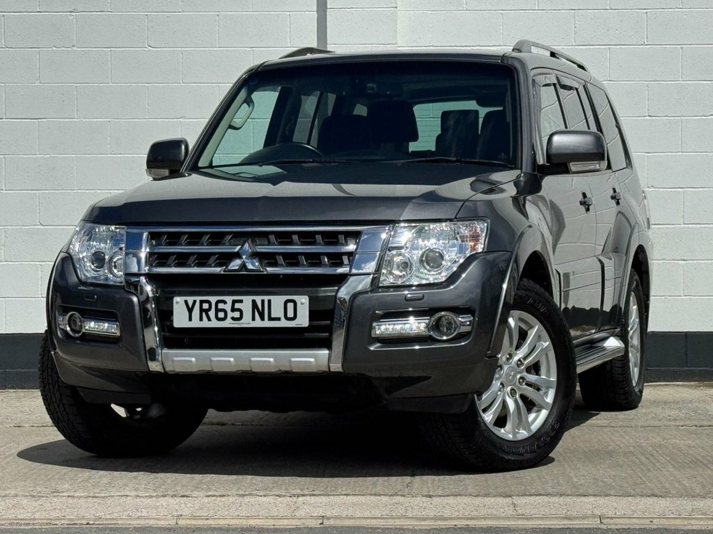 Mitsubishi Shogun Estate Green #7