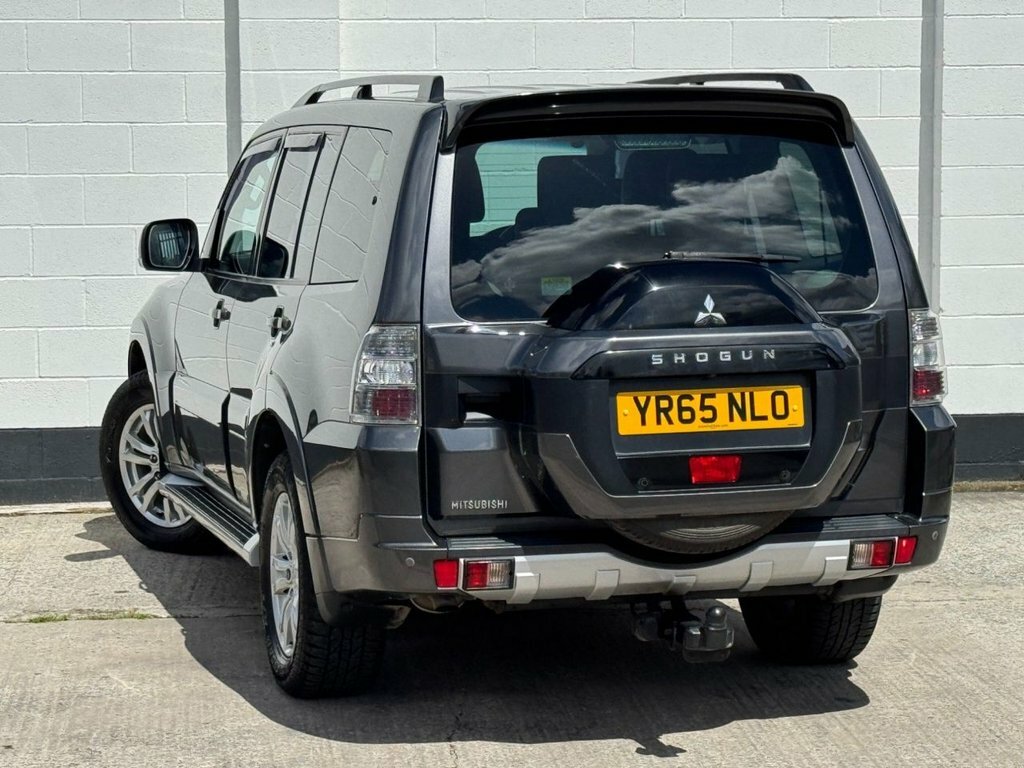 Mitsubishi Shogun Estate Green #23