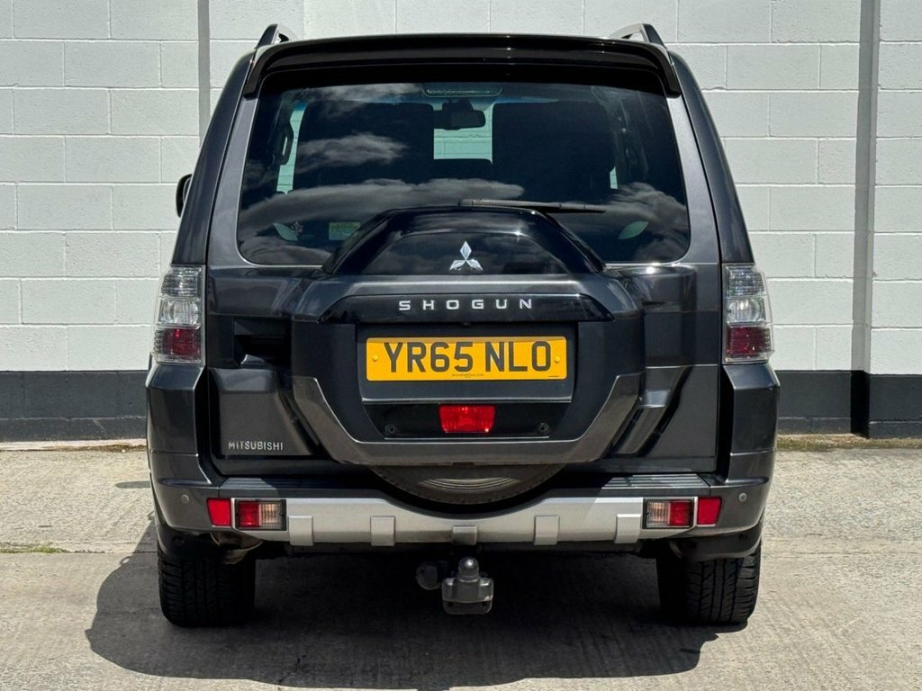 Mitsubishi Shogun Estate Green #25