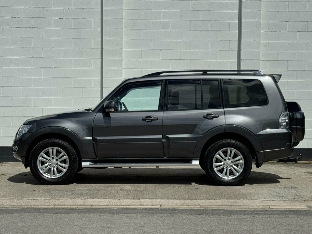 Mitsubishi Shogun Estate Green #20