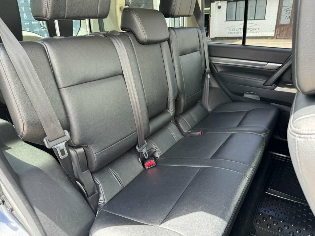 Mitsubishi Shogun Estate Green #37