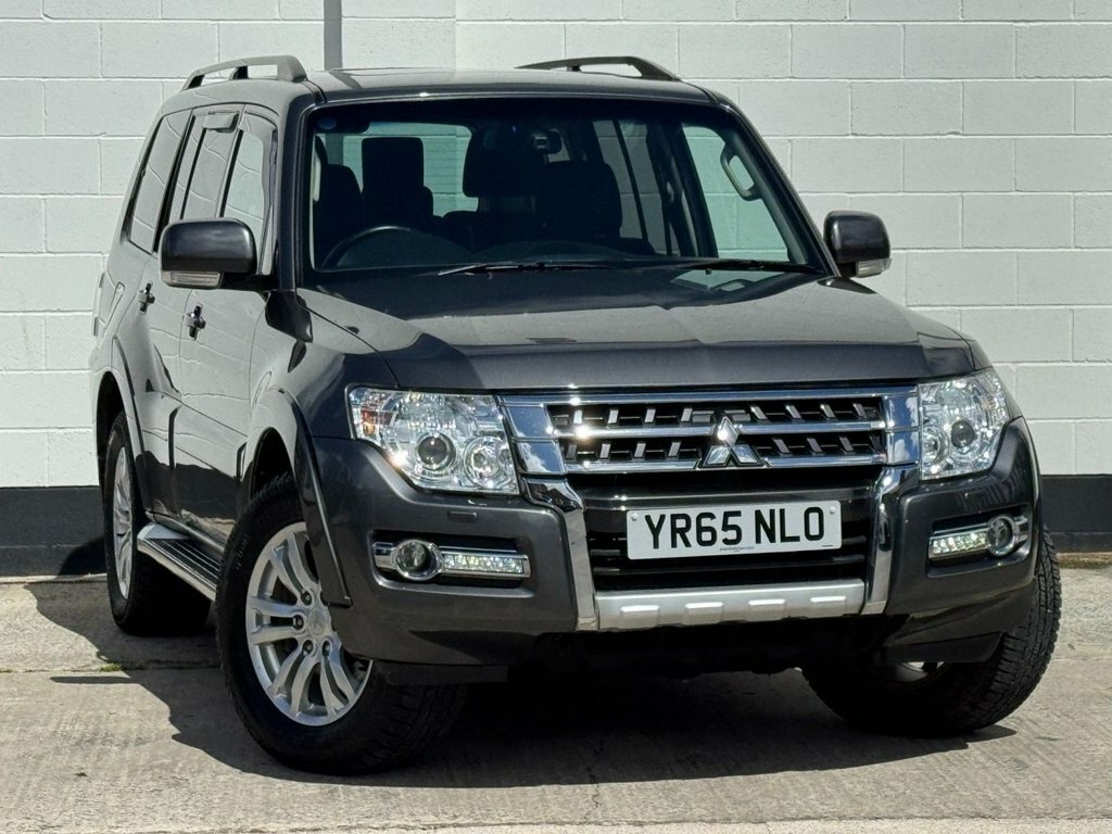 Mitsubishi Shogun Estate Green #15