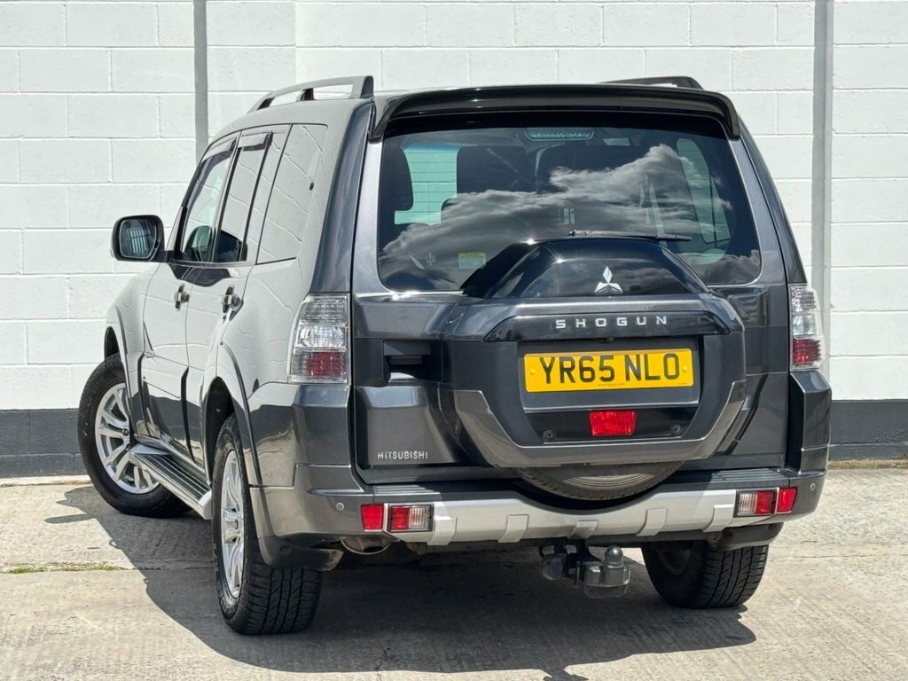 Mitsubishi Shogun Estate Green #21