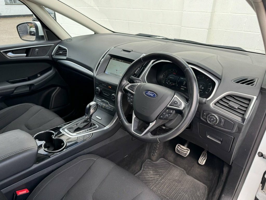 Ford S-Max 2.0 Tdci 210 Titanium Sport Powershift White #38