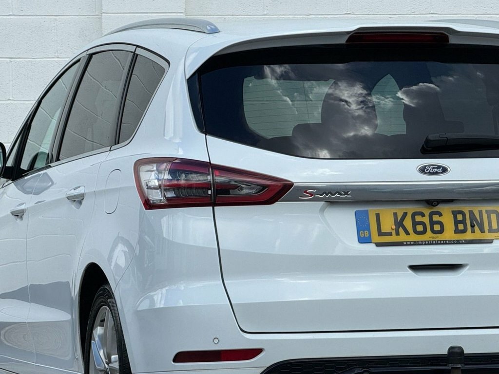 Ford S-Max 2.0 Tdci 210 Titanium Sport Powershift White #18