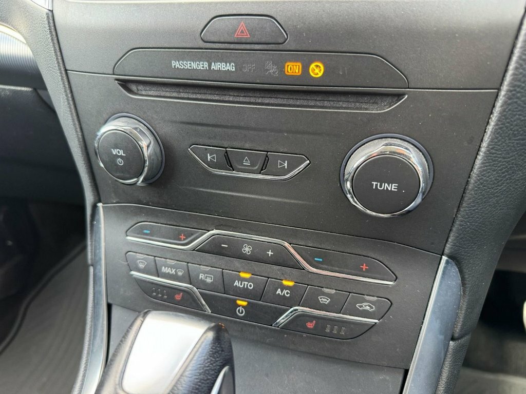 Ford S-Max 2.0 Tdci 210 Titanium Sport Powershift White #36