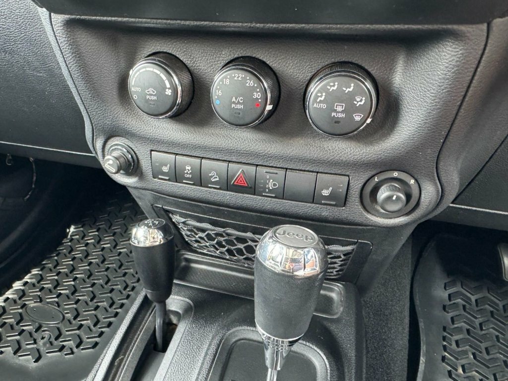 Jeep Wrangler Convertible Crd Sahara Unlimited 2012 Orange #32