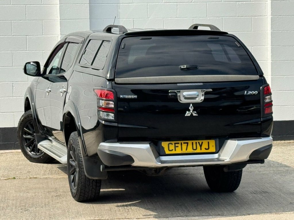Mitsubishi L200 2.4L Dc Barbarian Black #4