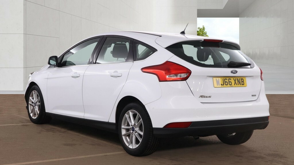 Ford Focus 1.0 T Ecoboost Zetec White #3
