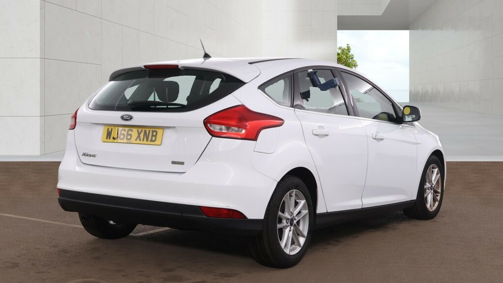 Ford Focus 1.0 T Ecoboost Zetec White #4
