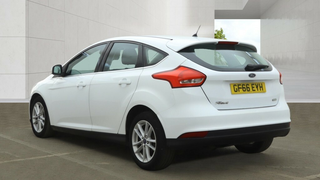 Ford Focus Hatchback 1.0 T Ecoboost Zetec 201666 GF66EYH White #3