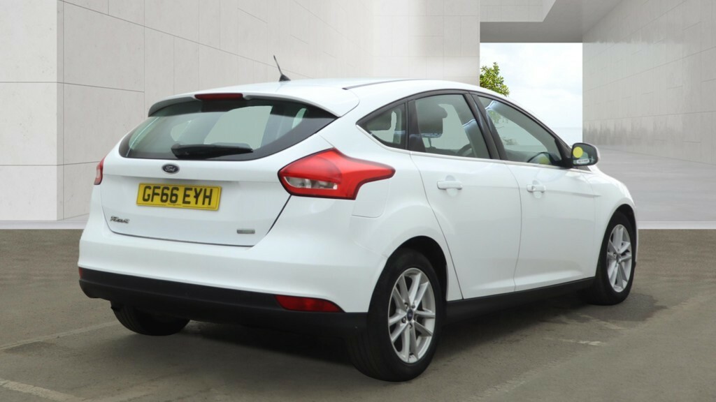 Ford Focus Hatchback 1.0 T Ecoboost Zetec 201666 GF66EYH White #4