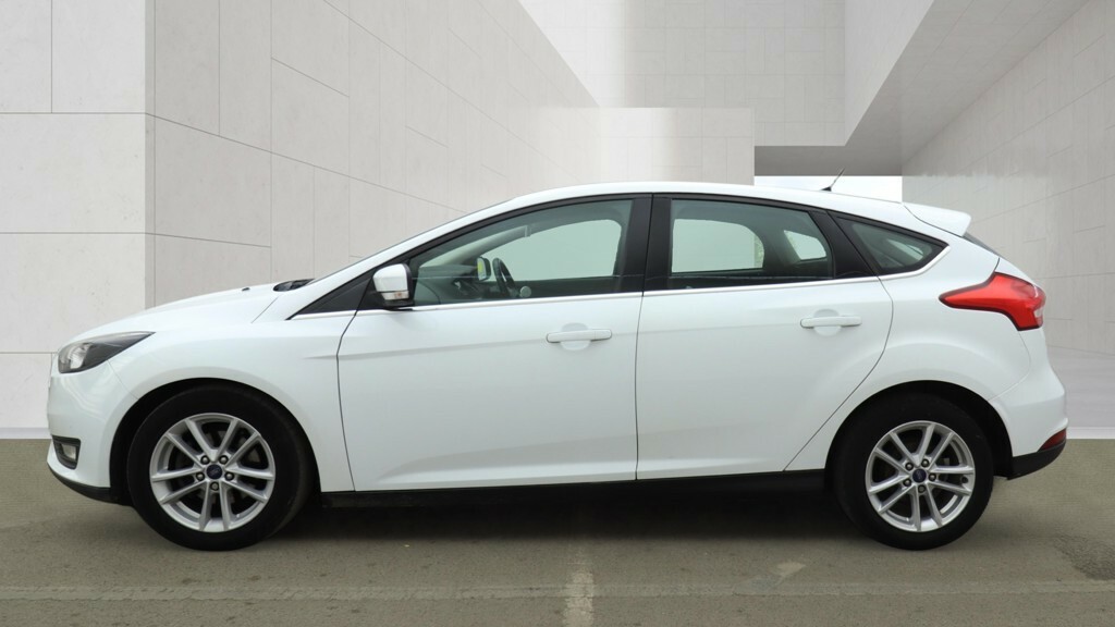 Ford Focus Hatchback 1.0 T Ecoboost Zetec 201666 GF66EYH White #6