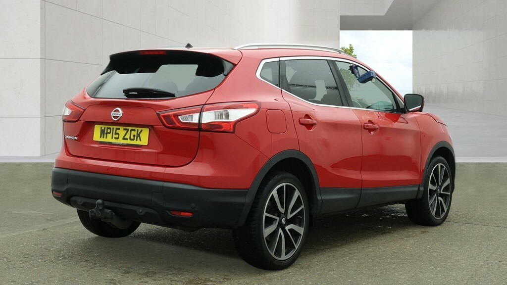 Nissan Qashqai 1.6 Dig-t Tekna Red #4