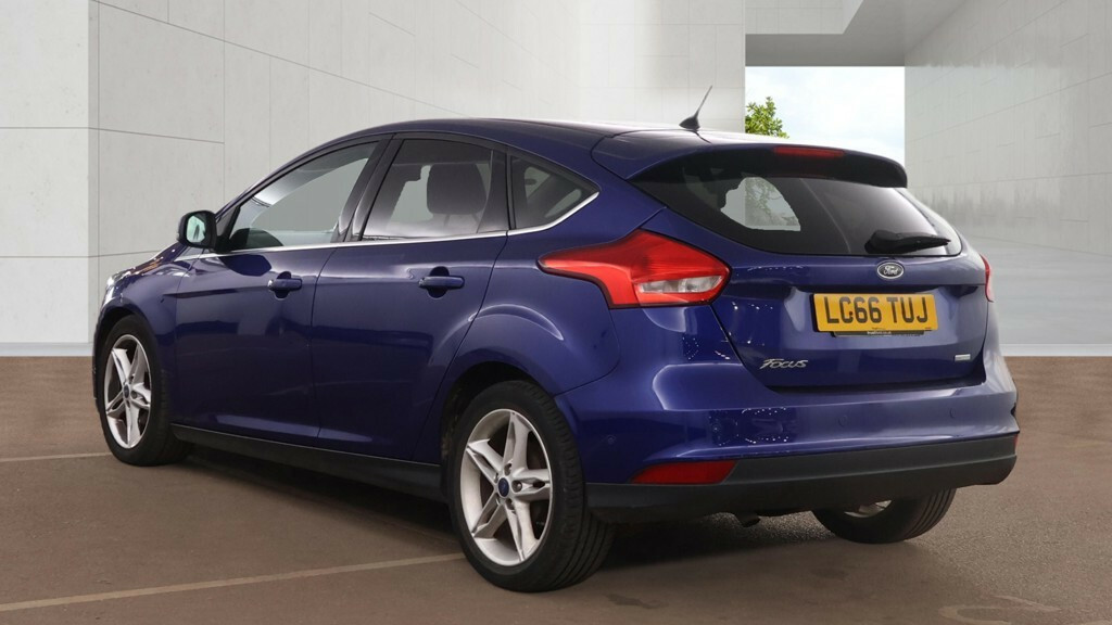 Ford Focus 1.0 Ecoboost Zetec White #16