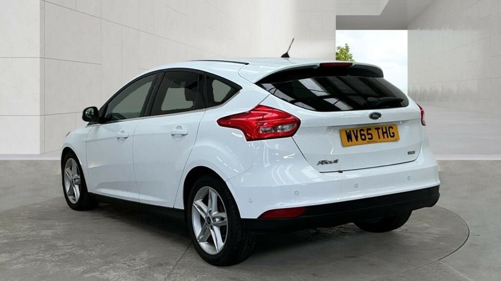 Ford Focus Hatchback 1.0 T Ecoboost Titanium 2015 WV65THG White #3