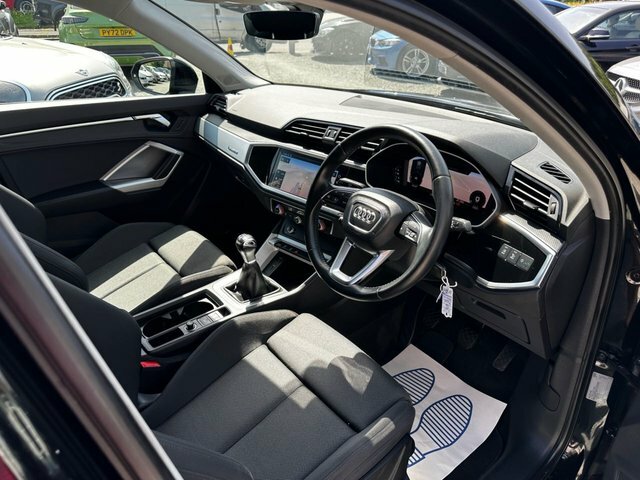 Audi Q3 Tdi 35 Sport Suv PE68CHS Black #6