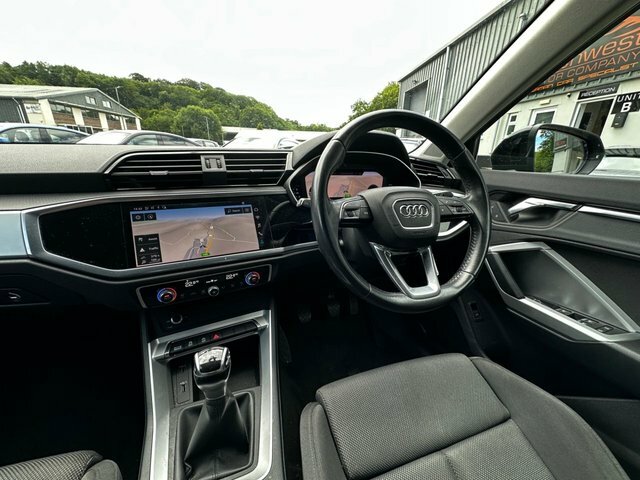 Audi Q3 Suv 2.0 Tfsi 40 S Line 201969 Black #3