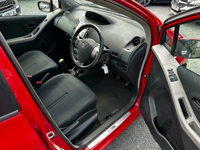 Toyota Yaris 1.3 T3 Multimode Red #10