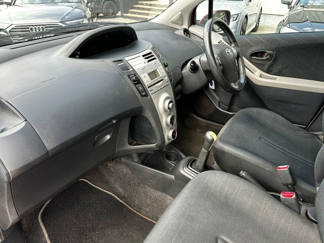 Toyota Yaris 1.3 T3 Multimode Red #14