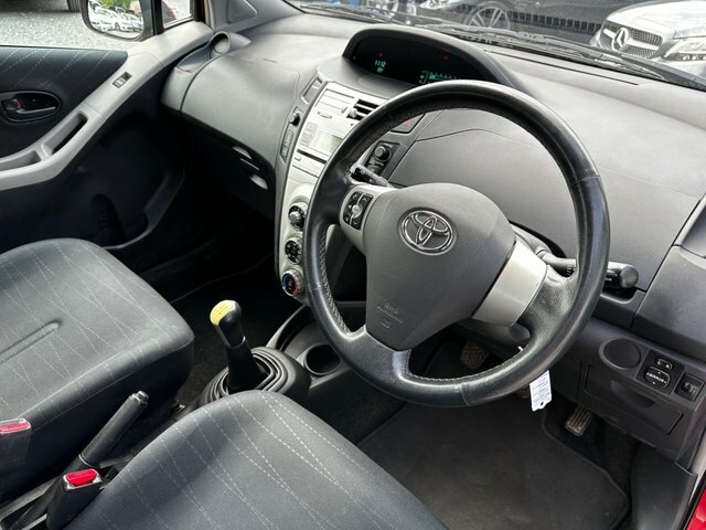 Toyota Yaris 1.3 T3 Multimode Red #11