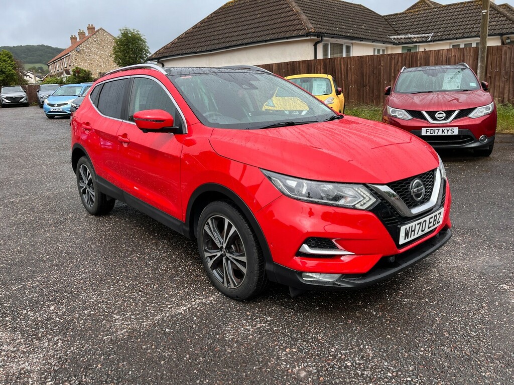 Nissan Qashqai 1.3 Dig-t 160 N-connecta Dct Red