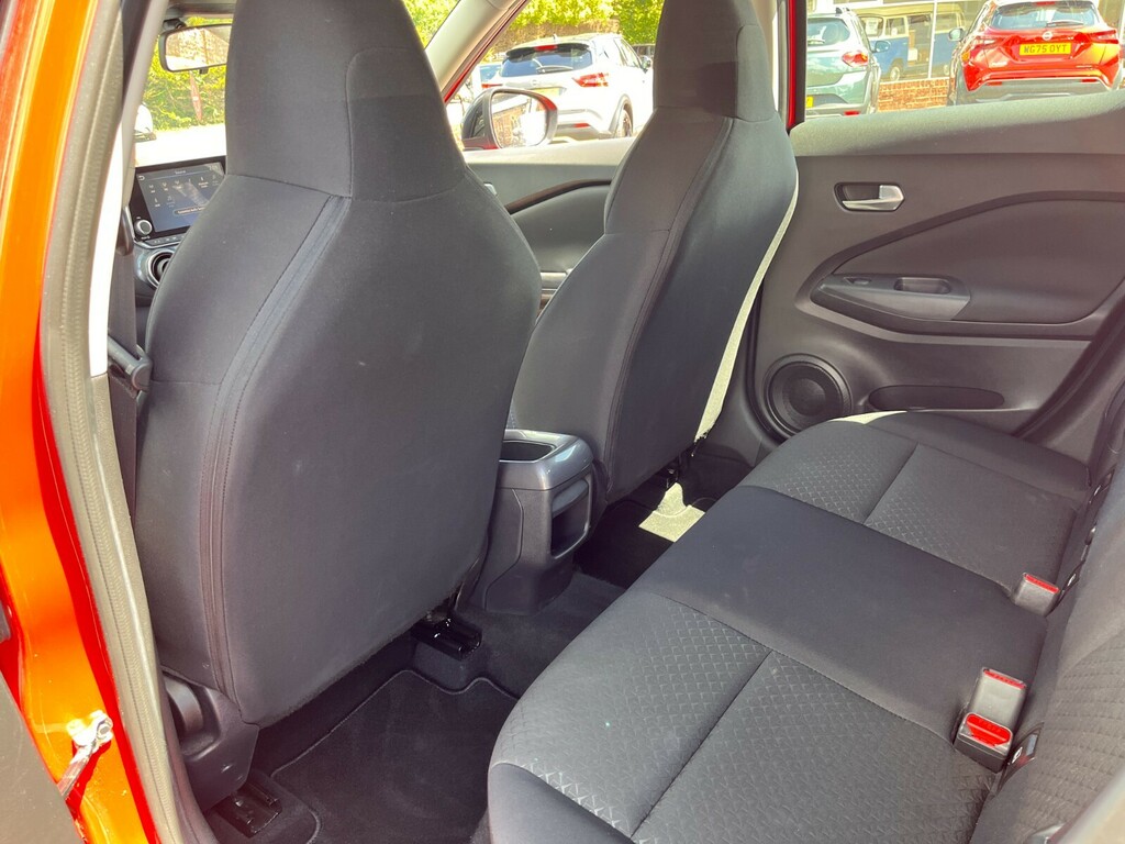 Nissan Juke Hatchback Brown #32