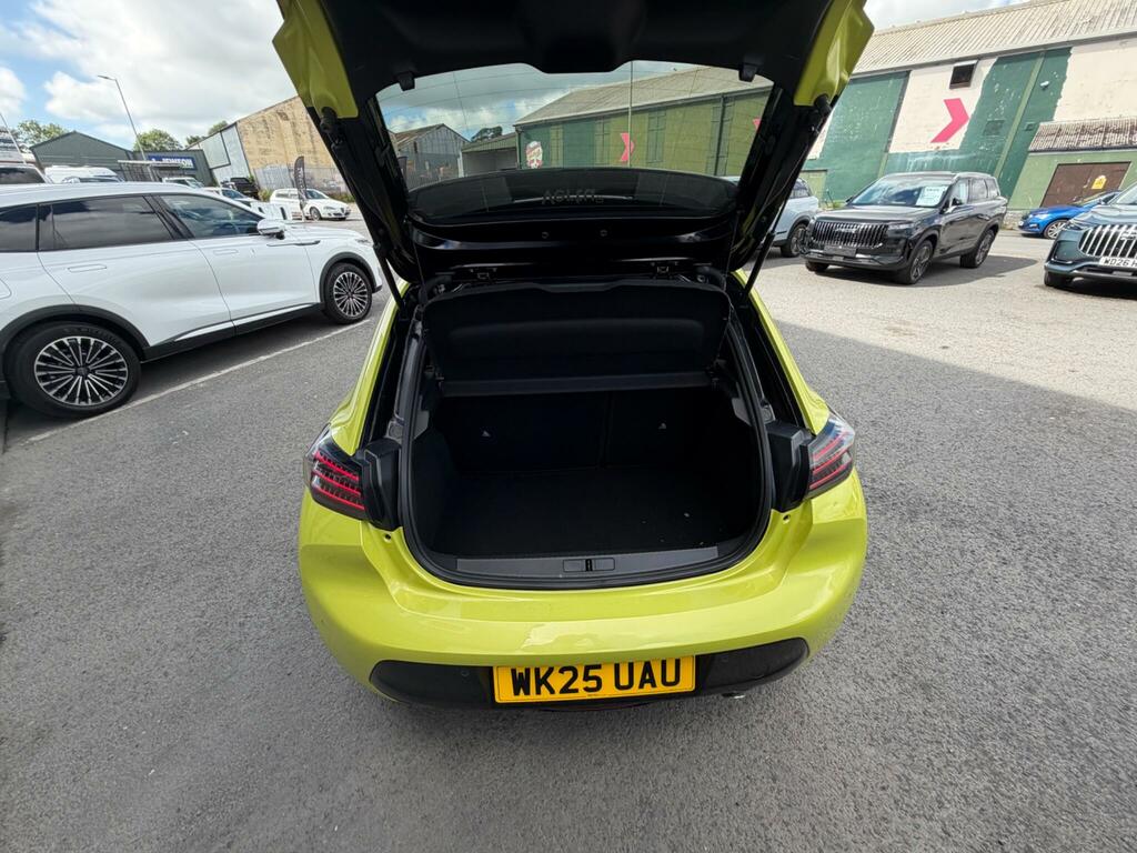 Peugeot 208 Hatchback #22